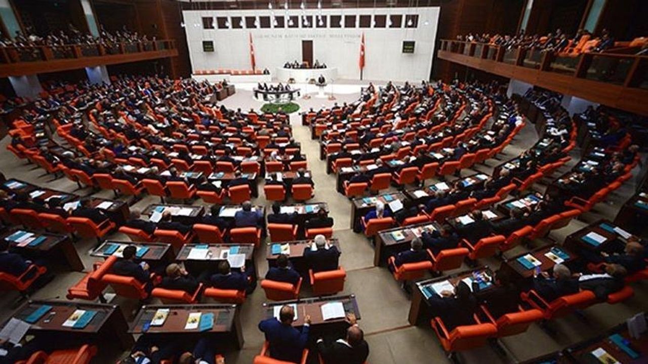 AK Parti ve MHP’nin yeni ‘seçim barajı’ teklifi Meclis’te