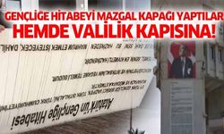 Atatürk’ün Gençliğe Hitabesini mazgal kapağı yaptılar, Hemde valilik kapısına