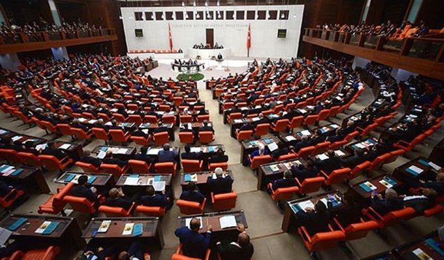 AK Parti ve MHP’nin yeni ‘seçim barajı’ teklifi Meclis’te