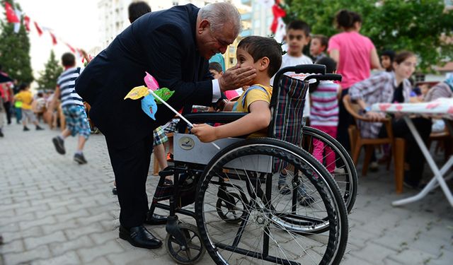 Başkan Mahçiçek, İlgimizi gösterelim, engelleri kaldıralım