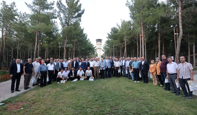 Necati Okay ‘Baba, sevdiklerini saran ulu bir çınardır’