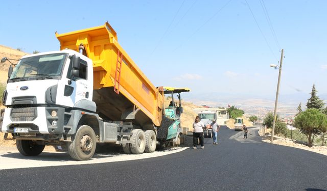 Fatmalı’nın Yolu Büyükşehir’le Asfaltlanıyor