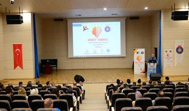 KSÜ’de Öğretmenlere 'Hibrit Tabanlı' Eğitim Çalıştayı