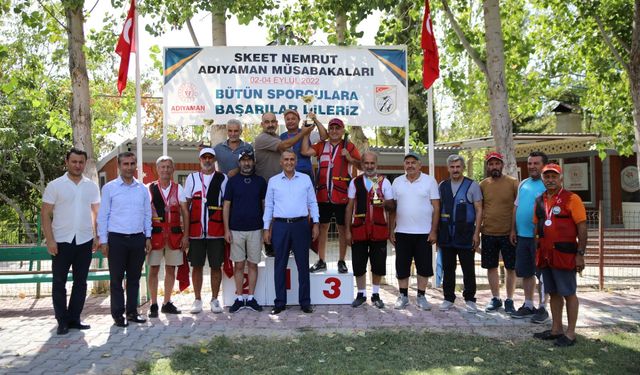 Atıcılık Nemrut Kupası şampiyonları kupa ve madalyalarını aldı