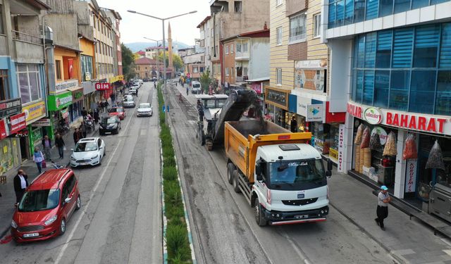 Göksun’un Merkez Bulvarı Büyükşehir’le Güzelleşiyor