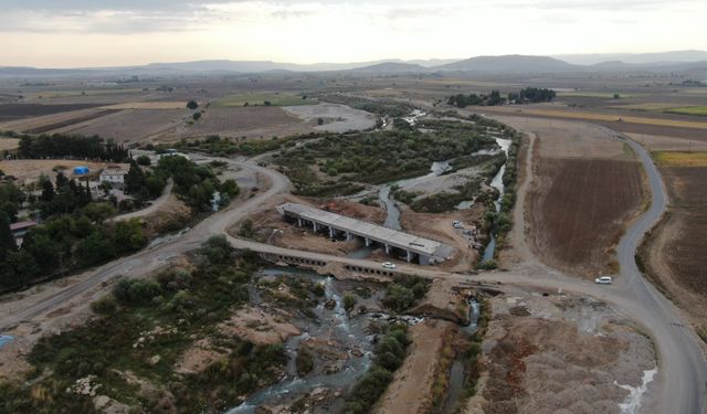 Türkoğlu’nun Yeni Köprüsü Hizmete Hazırlanıyor