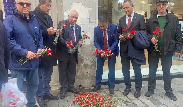 KGK üyeleri İstiklal’de terörü lanetledi!