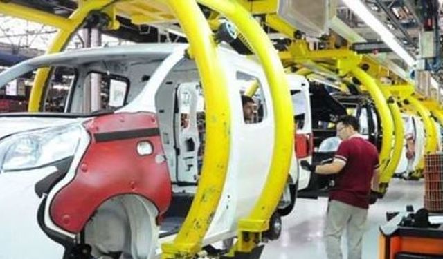 Türkiye'nin en ucuz otomobili oldu 2. el fiyatına satılıyor!